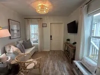 Charming cottage with WiFi and AC in tranquil Pass Christian