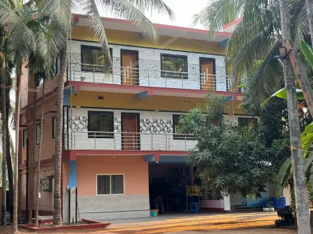 Relax Отели рядом с достопримечательностью «Shri Murdeshwara Beach»