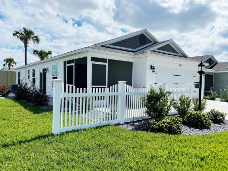 Beautiful home in newer area of the villages-Citrus Grove