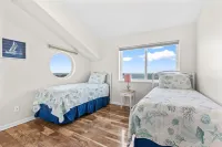 Brand new oceanfront home with amazing views!