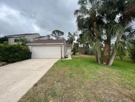 Townhome in Rockledge