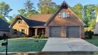 Brand New! Charming 3-bedroom Gameday House in Auburn!!