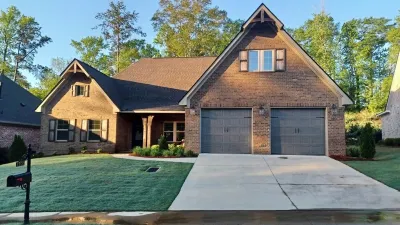 Brand New! Charming 3-bedroom Gameday House in Auburn!! Hôtels à proximité de : Chewacla State Park