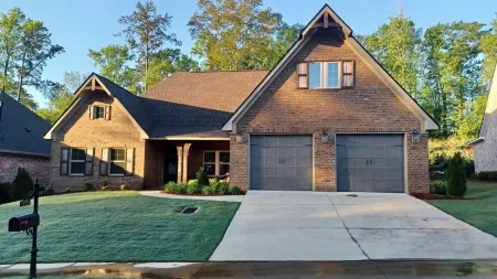 Brand New! Charming 3-bedroom Gameday House in Auburn!! Отели рядом с достопримечательностью «Парк штата Чевакла»