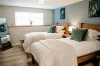Luxury waterfront property with stunning views Hotels near Print Point