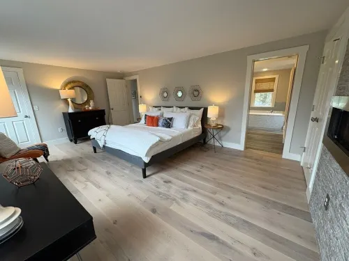 Modern 5 Bedroom Home. Newly Constructed. Large Yard. Close to Beaches and Town.