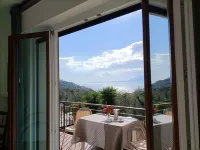 LUNA, wonderful lake view, nature, mountain, relax...pets allowed...