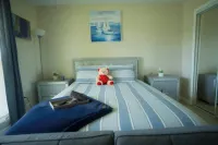 15Min from FLL airport/ with 8ft pool & NEW Jacuzzi Hot Tub Hotel dekat Garden Center at The Home Depot