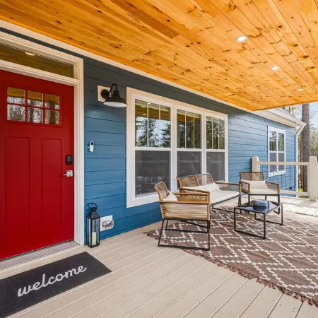 Stylish & Modern Home 15 mins to DT AVL-Games, Grill, 2 Porches, Stocked Kitchen