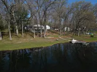 Beautiful Lake House & Spacious 4 BR
