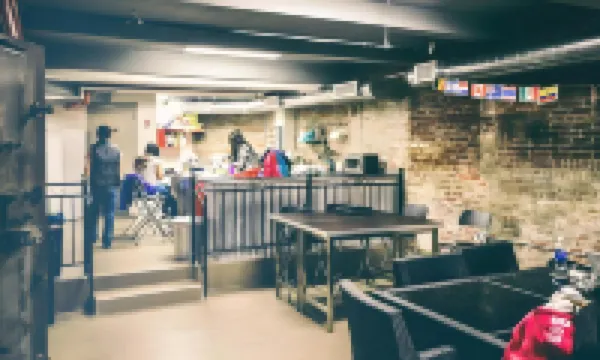 Q4 ホテル&ホステル