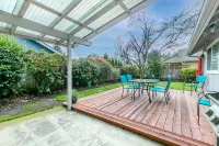 Cheerful, Comfortable and Convenient 3 Bedroom Home