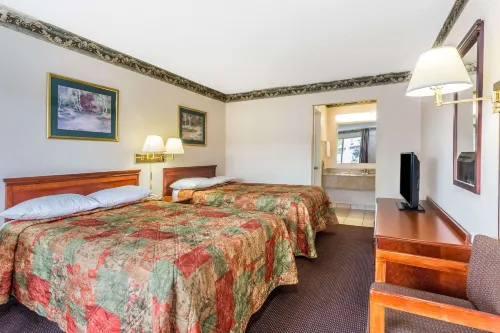 Days Inn by Wyndham Ashland - Pools