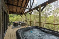 Couples Mountain Getaway with Stunning Views, Private Hot Tub, and Fire Pit
