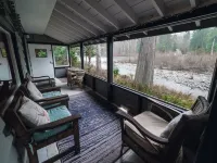 Riverside Mid-Century Cabin with Mountain Views Hotels in Baring