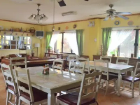 Marvin's Seaside Inn Hoteles en Bilirán