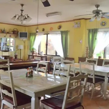 Marvin's Seaside Inn