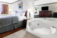 Days Inn by Wyndham Maumee/Toledo