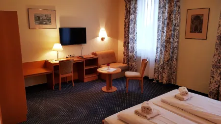 Hotel Altberesinchen Отели в г. Лебус