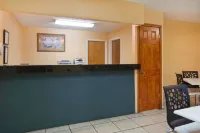 Super 8 by Wyndham Chipley Hotels in Chipley