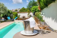 Le Place Neuve - Pool