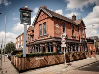 The Queen's Head Hotels near Hampton Wick
