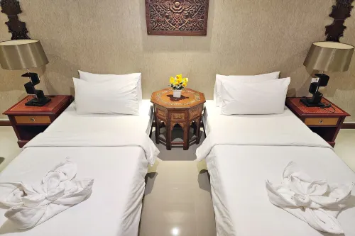Kim Hotel at Bangplong - 2 stelle