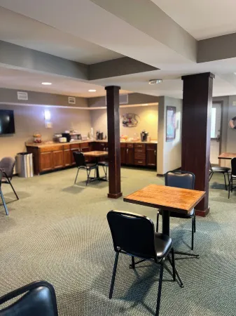 Webb's Year Round Resort Отели в г. Бемус Пойнт