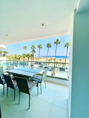 Aphrodite Plaza - Bintang 4
