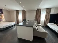 Hotel Cruise Hotels in Uggiate con Ronago