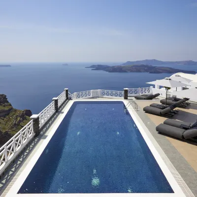 Petit Palace Suites Hotel dekat Thira Volcano