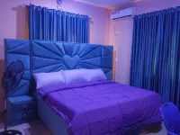 2 Bed-Sleeps 4-Free Parking-AirCon Hotels in 