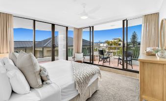 Albatross North Apartments