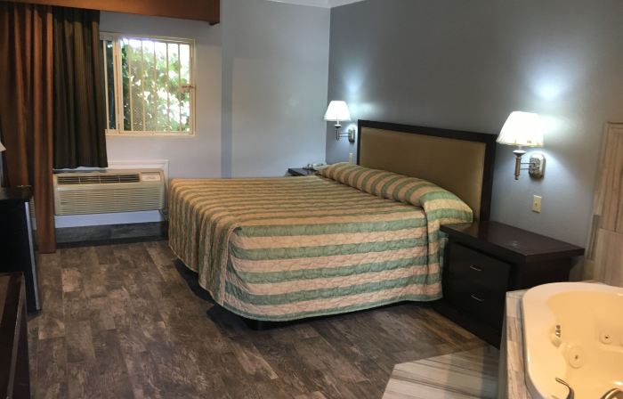 Bellflower Travel Inn