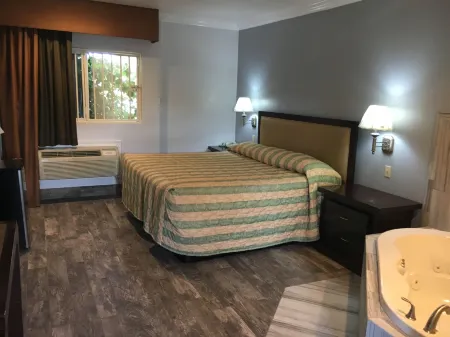 Bellflower Travel Inn Отели в г. Парамаунт