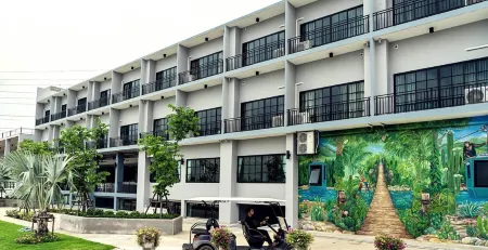 Esc Park Hotel Отели рядом с достопримечательностью «Rajamangala University of Technology»