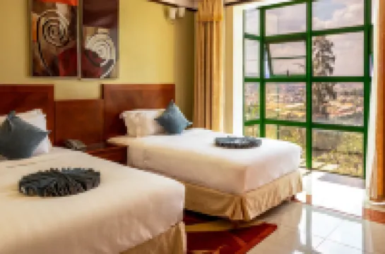 Highlands Suites Hotel and Apartments