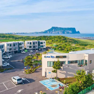 Jeju Hi Mom Kids Family Pension Black Отели рядом с достопримечательностью «Хон-Инджи»