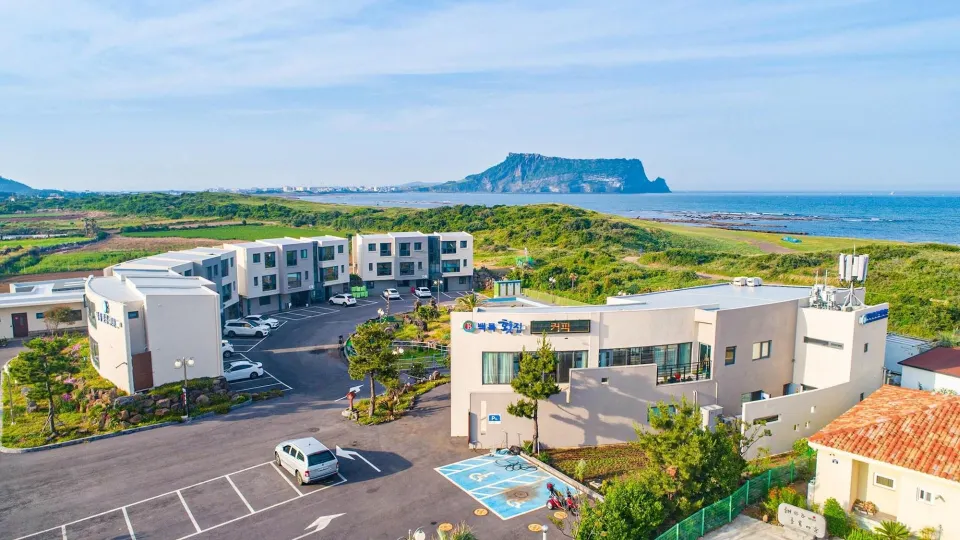 Jeju Hi Mom Kids Family Pension Black