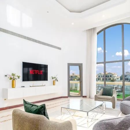 Lux | the Ocean Pearl Villa