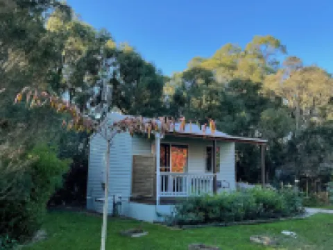 Tindoona Cottages Hotels in Foster