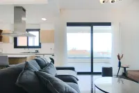 Phaedrus Living: Sea View Anna Residence 202