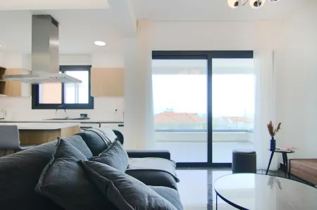 Phaedrus Living: Sea View Anna Residence 202