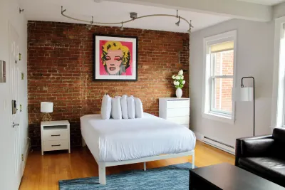 Maverick Suites at 402 Columbus Ave Hotell i South End