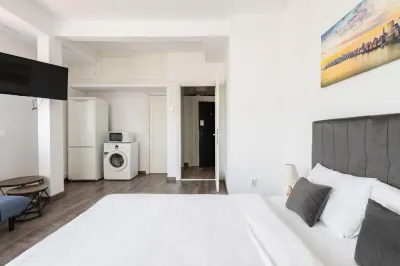 Downtown Victoria Apartments by CityBookings Hotels near "King Michael I" Park