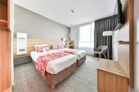 Kyriad Pontarlier Hotels in La Cluse-et-Mijoux