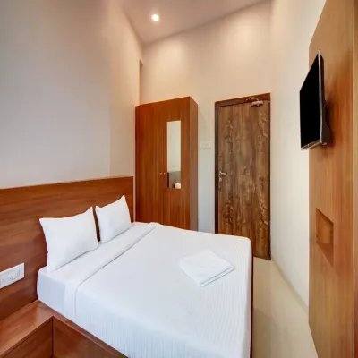Hotel Nirvana Grace Các khách sạn gần Đồi Pali