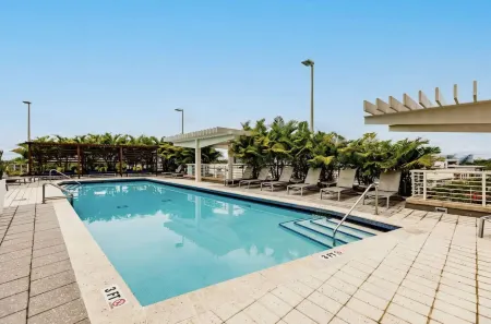 Amazing Condo with Pool at Midblock Miami Отели рядом с достопримечательностью «Литл Хайти»