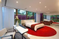Unique Garden Hotels in Mairiporã