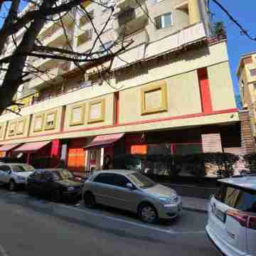 Retreat Apartments Hotel Exterior